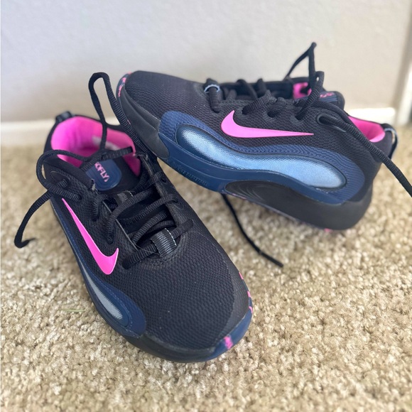 Kids Nike Shoes Size 1 Youth - Picture 1 of 4